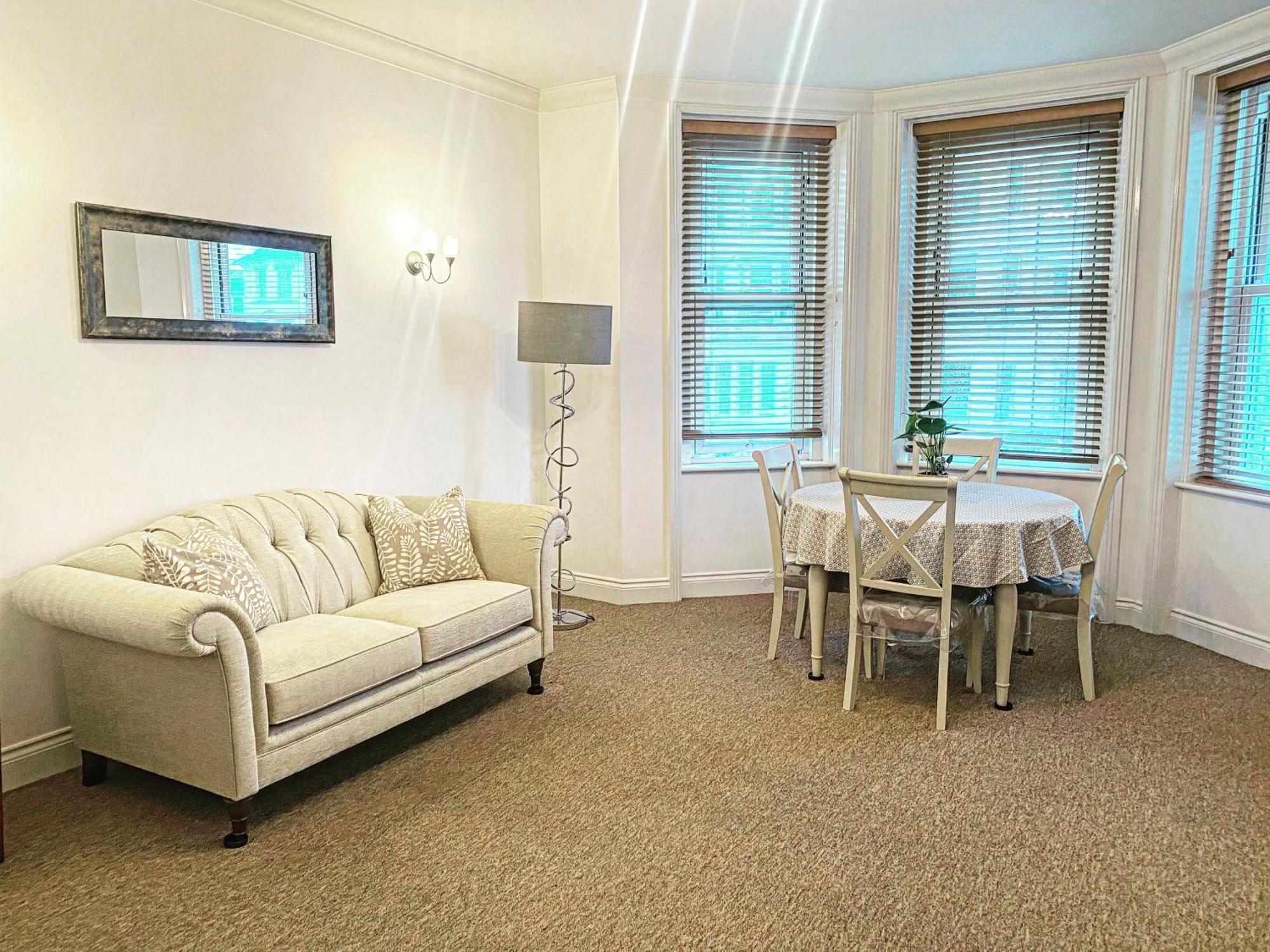 Luxury 2 Beds Apartment By The Sea Борнмут Экстерьер фото